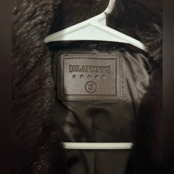 BLANKNYC Crop Faux Fur Jacket in Americano (dark brown) – ONLY WORN ONCE - Picture 7 of 7